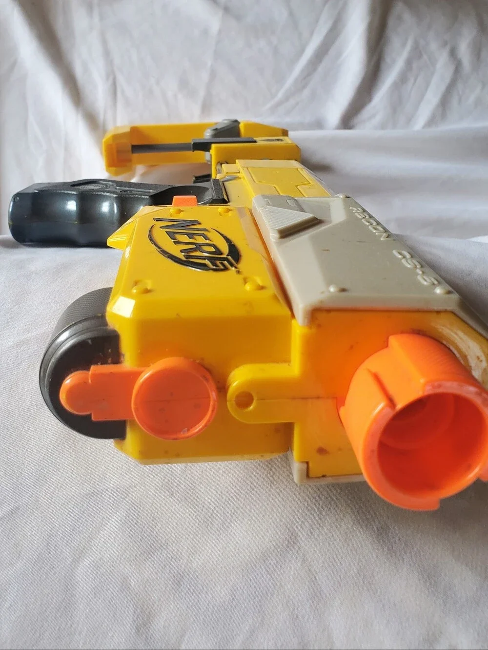 Nerf Vtg 2007 Recon CS-6 Yellow and Black Pump-Action Foam Blaster C-044A Hasbro